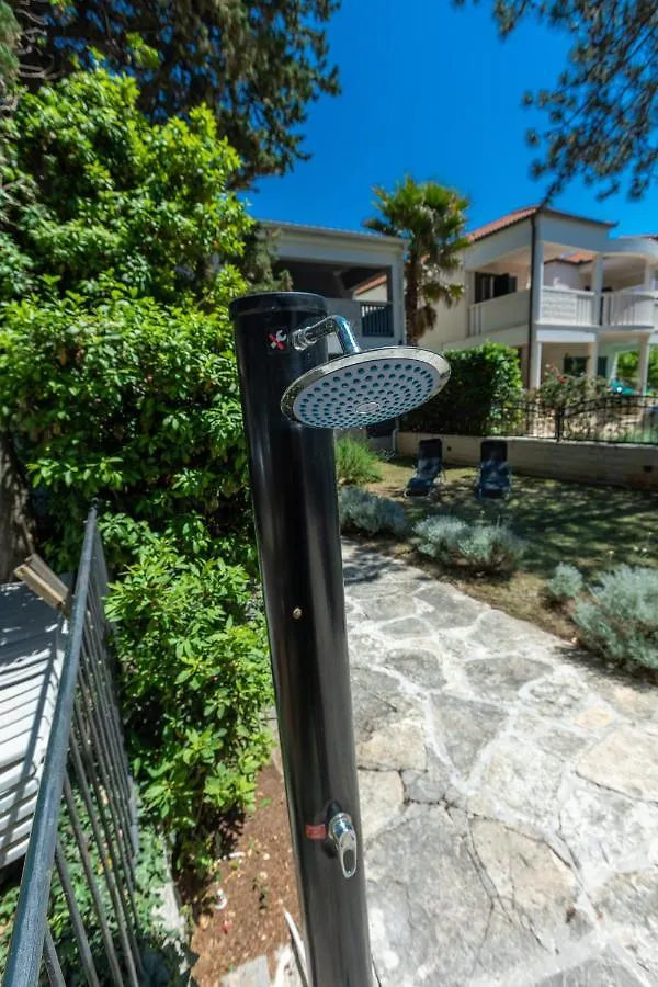 Sea Sound Apartments Rea Sveti Filip i Jakov 0*,