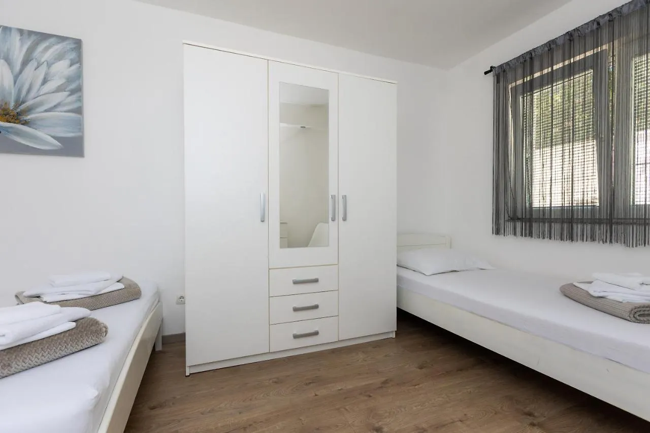 Sea Sound Apartments Rea Sveti Filip i Jakov Croatia