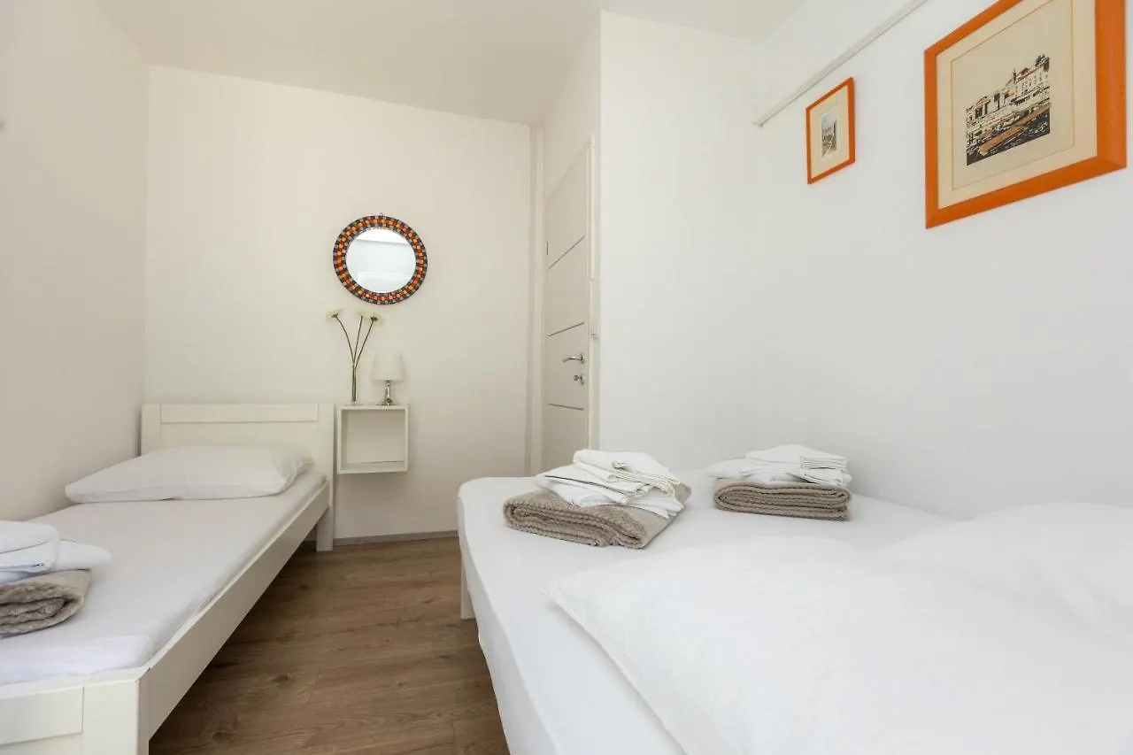 Sea Sound Apartments Rea Sveti Filip i Jakov